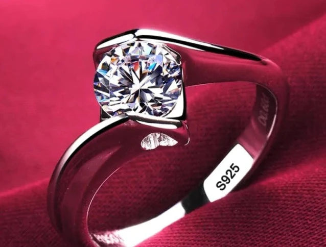 18K White Gold Ring